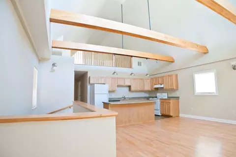 3255 N Oakland Ave, Milwaukee, WI 53211