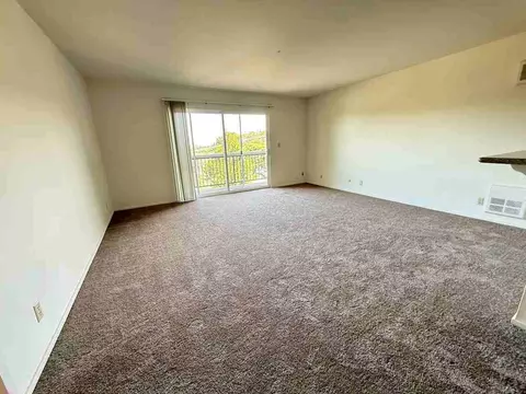 2151 Carlmont Dr, Belmont, CA 94002