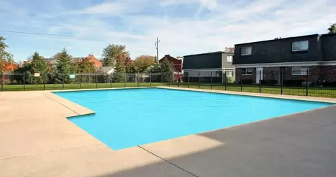 9060 E 39th Pl, Indianapolis, IN 46235
