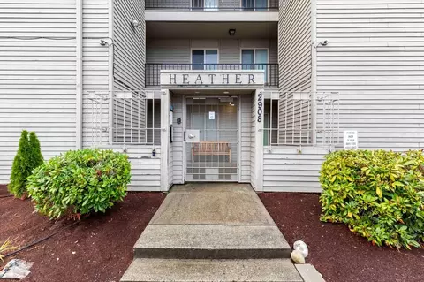2908 NE 12th St, Renton, WA 98056