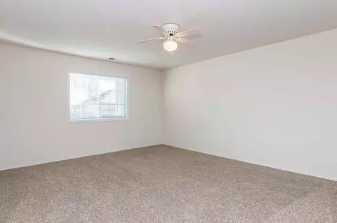 700 Evergreen Dr, Burnsville, MN 55337