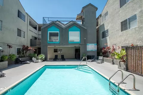 11030 Hartsook St, Los Angeles, CA 91601