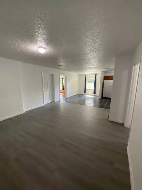 2103 W Beebe Capps Expy, Searcy, AR 72143