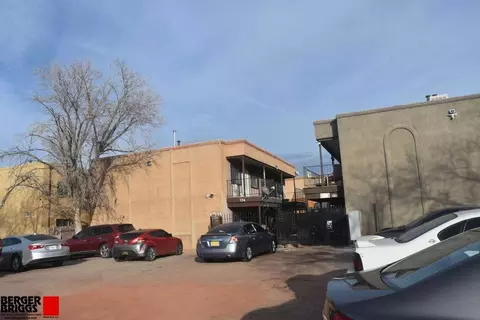 134 Rhode Island St SE, Albuquerque, NM 87108