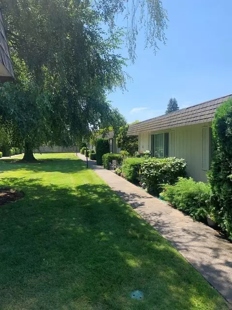 1218 W Main, Puyallup, WA 98371