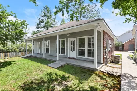13603 Minton Ln, Walker, LA 70785