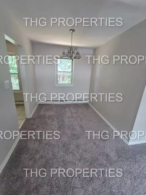 22 Green St, Westwood, NJ 07675