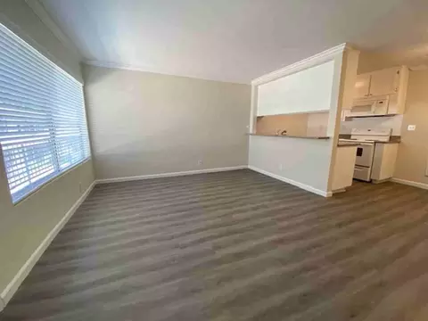 18355 Collins St, Los Angeles, CA 91356