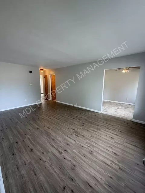 2215 Weiss St, Saginaw, MI 48602
