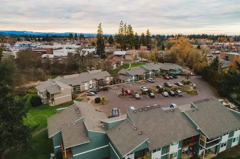 2048 NE Highway 99w, Mcminnville, OR 97128
