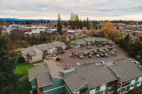 2048 NE Highway 99w, Mcminnville, OR 97128