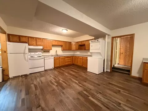 511 Colfax St, Augusta, WI 54722 photo 2