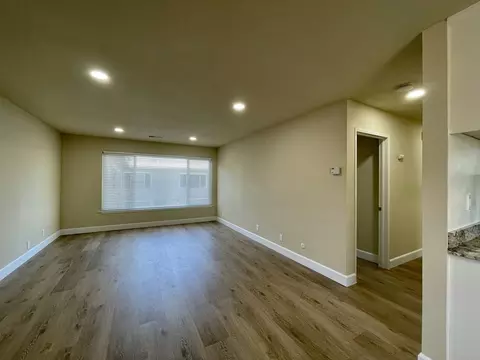 786 Elm St, San Carlos, CA 94070