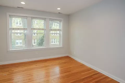 1634 W Grace St, Chicago, IL 60613