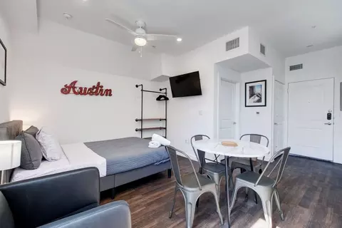 1010 W 26th St, Austin, TX 78705