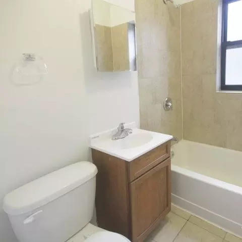 7706 S Coles Ave, Chicago, IL 60649 photo 8