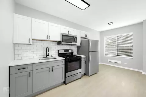 7706 S Coles Ave, Chicago, IL 60649