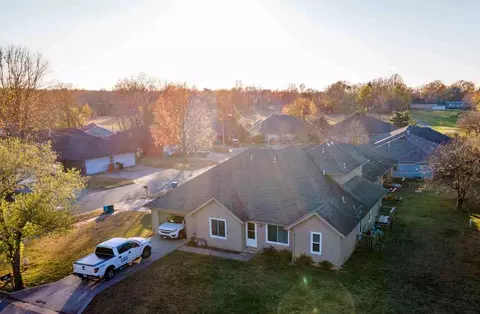2013 E Cherry St, Springfield, MO 65802