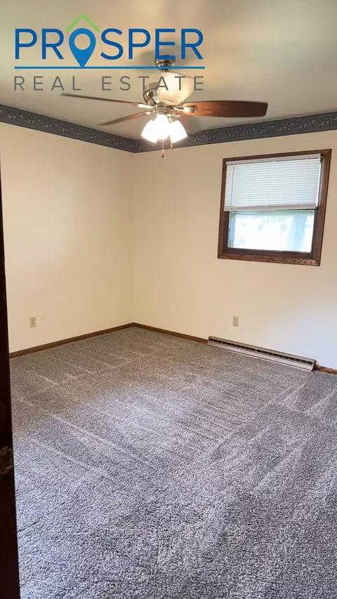527 E Lexington Blvd, Eau Claire, WI 54701 photo 2