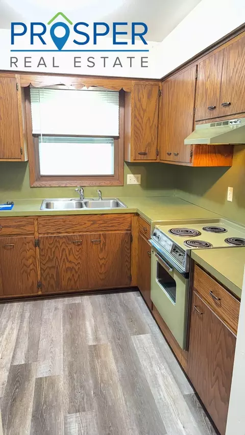527 E Lexington Blvd, Eau Claire, WI 54701 photo 10