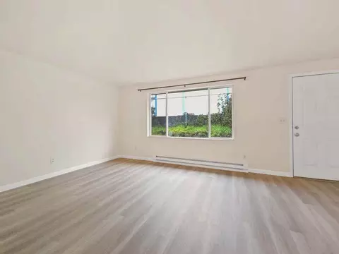 826 Harrington Ave NE, Renton, WA 98056