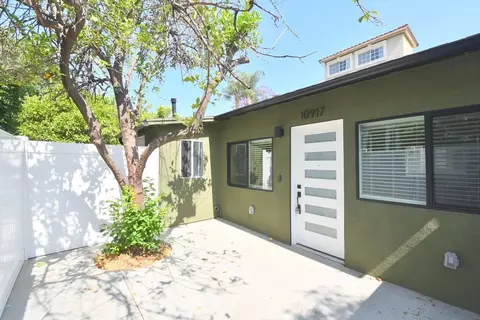 10919 Camarillo St, Los Angeles, CA 91602