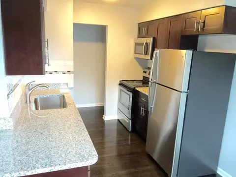7545 N Winchester Ave, Chicago, IL 60626