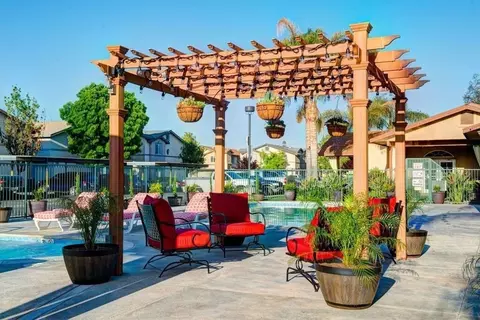 600 Hosking Ave #16, Bakersfield, CA 93307