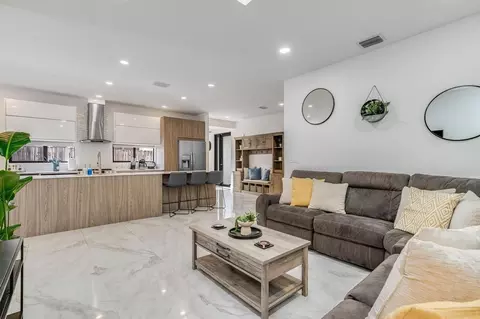 826 SW 14th Ct, Fort Lauderdale, FL 33315