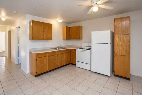 1210 N 9th St, Indianola, IA 50125