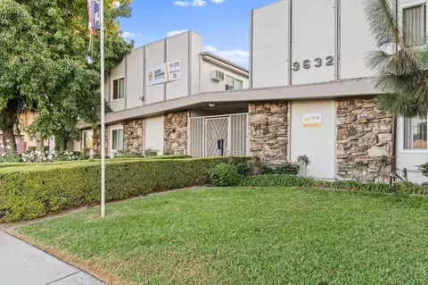 9632 Ball Rd, Anaheim, CA 92804