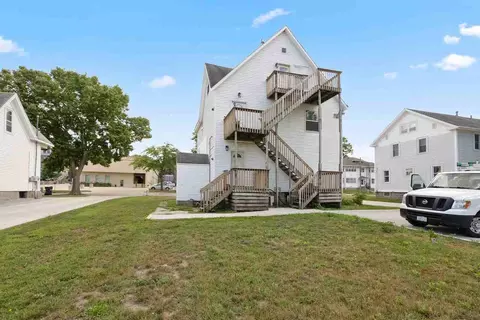 1015 W 22nd St, Cedar Falls, IA 50613