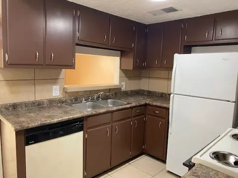 250 Cypress Ln, Greenville, MS 38701