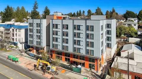 9736 Greenwood Ave N, Seattle, WA 98103