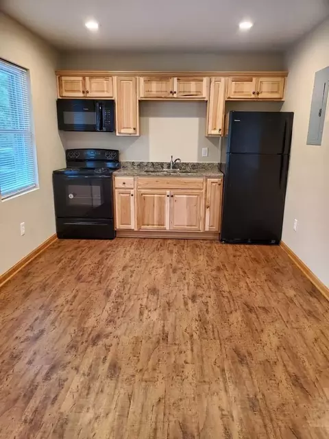 429 Wilson Ave E, Thomasville, AL 36784