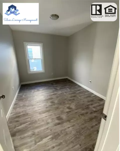 114 Endicott St, Worcester, MA 01610