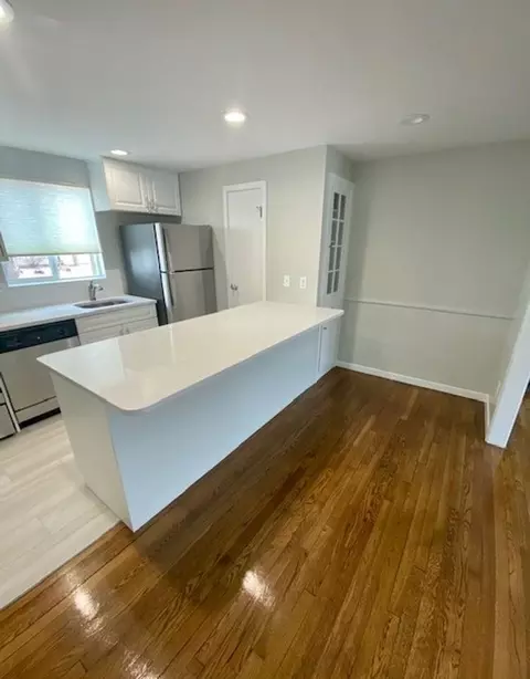 108 118 West Emerson, Melrose, MA 02176