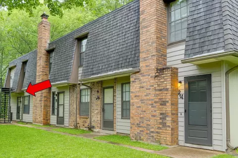 214 NW Woods Chapel Rd, Blue Springs, MO 64015