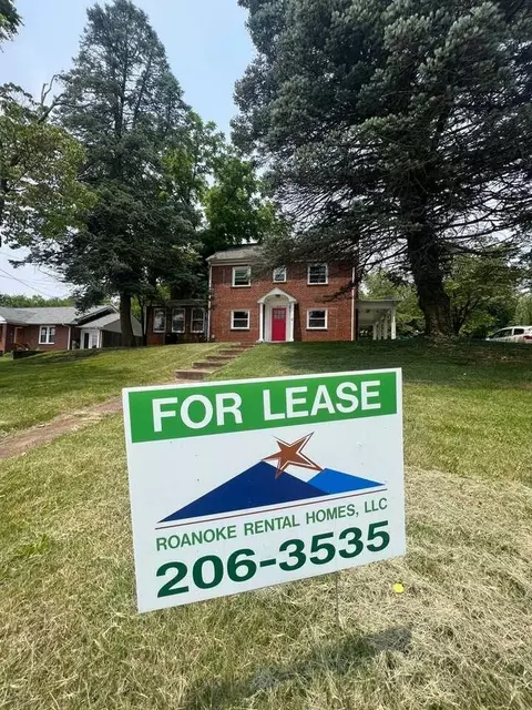 2518 Oakland Blvd NW, Roanoke, VA 24012
