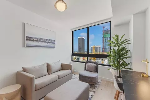 225 N Miami Ave, Miami, FL 33128