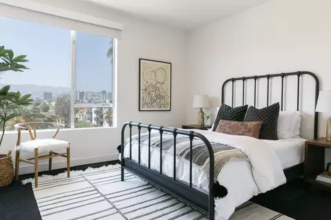 733 N Hudson Ave, Los Angeles, CA 90038
