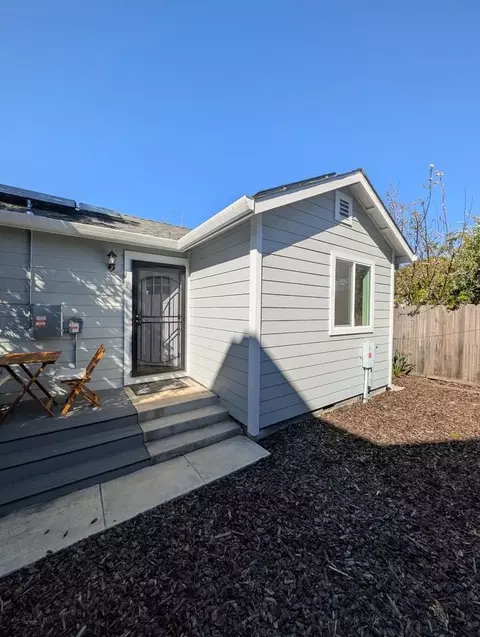 2408 Edwards St, Berkeley, CA 94702