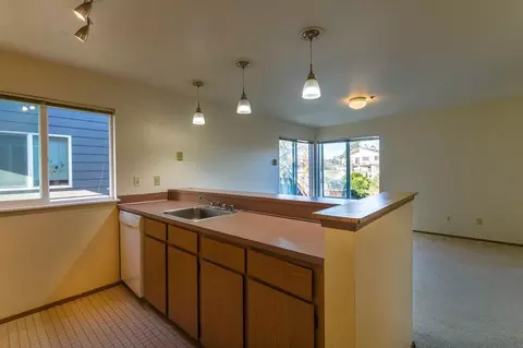 4422 Francis Ave N, Seattle, WA 98103