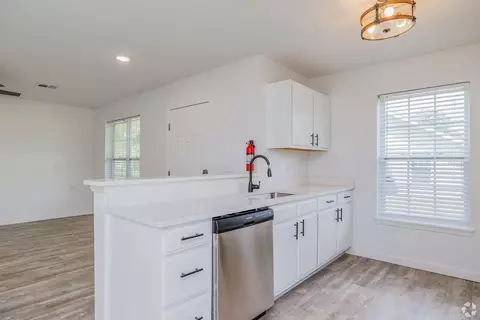 604 E Sunset St, Springfield, MO 65807 photo 4