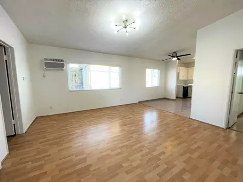 1863 10th St, Santa Monica, CA 90404