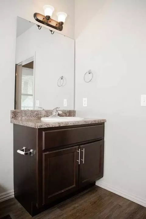 1014 E Walnut St, Springfield, MO 65806 photo 10
