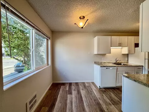 9711 Greenwood Ave N, Seattle, WA 98103