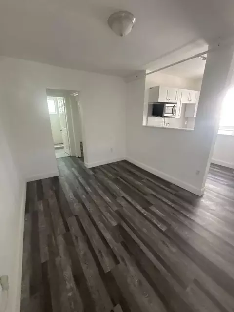 542 NW 8th St, Miami, FL 33136 photo 4