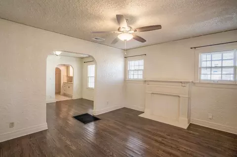 1220 S Zunis Ave, Tulsa, OK 74104
