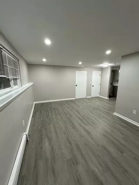 5 Bennett Dr, Stoughton, MA 02072